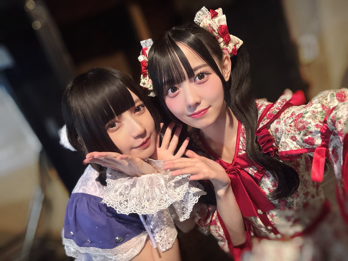 momonamatsumoto's tweet photo. 新潟公演の時に #きゅるりんってしてみて さんとお写真撮ってもらいました🫰🏻

❤️逃げ水あむ さん (@_mochizou_ )
🩷チバゆな さん     (@uba_va__3 )
💛島村嬉唄 さん     (@uta__0624 )
💜環やね さん         (@yanemint )

可愛すぎてずっとめろめろ🤦🏻‍♀️︎💕︎
ライブも見学させて頂いて、最高でした！！
#きゅるして さん大好きです🫶🏻🪄︎︎✨