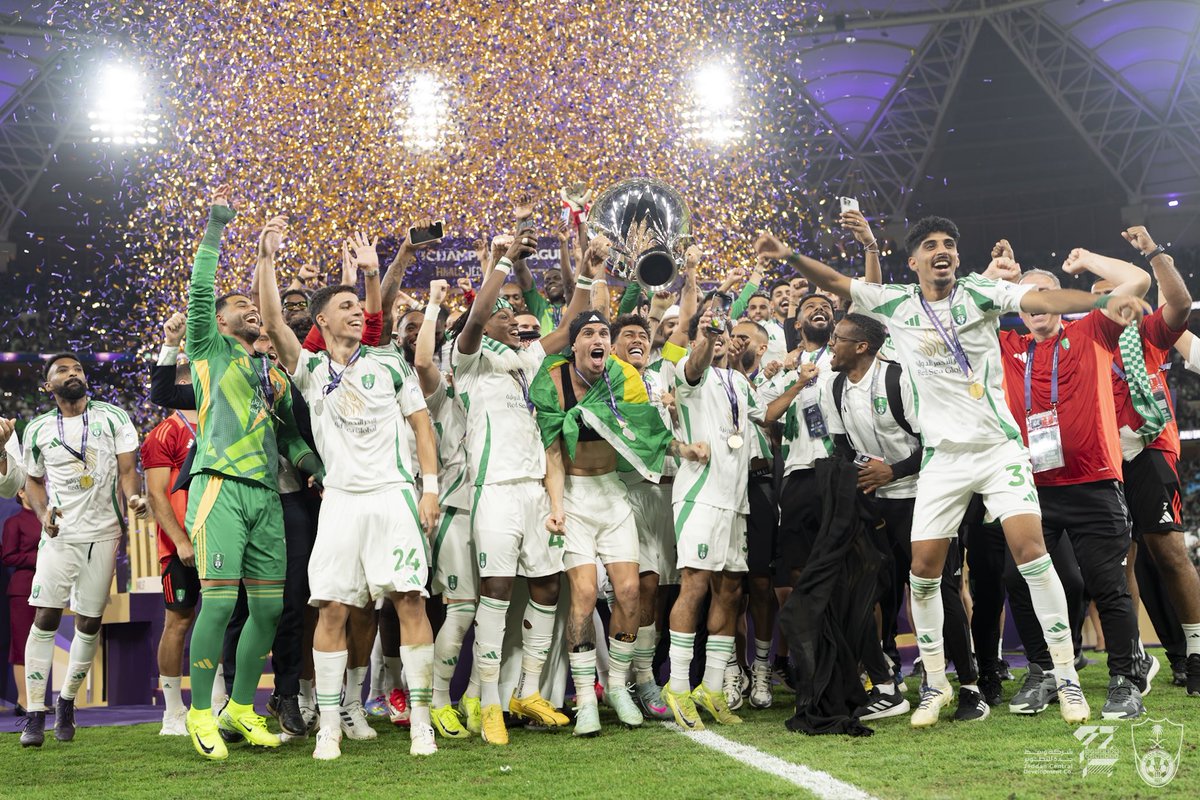 Lo2yMk's tweet photo. اللهم ربي لك الحمد 
عالمية قارية نخبوية اسيوية سعودية اهلاوية 
💚💚💚💚💚💚💚💚
#الاهلي https://t.co/2RxHhDpVg2