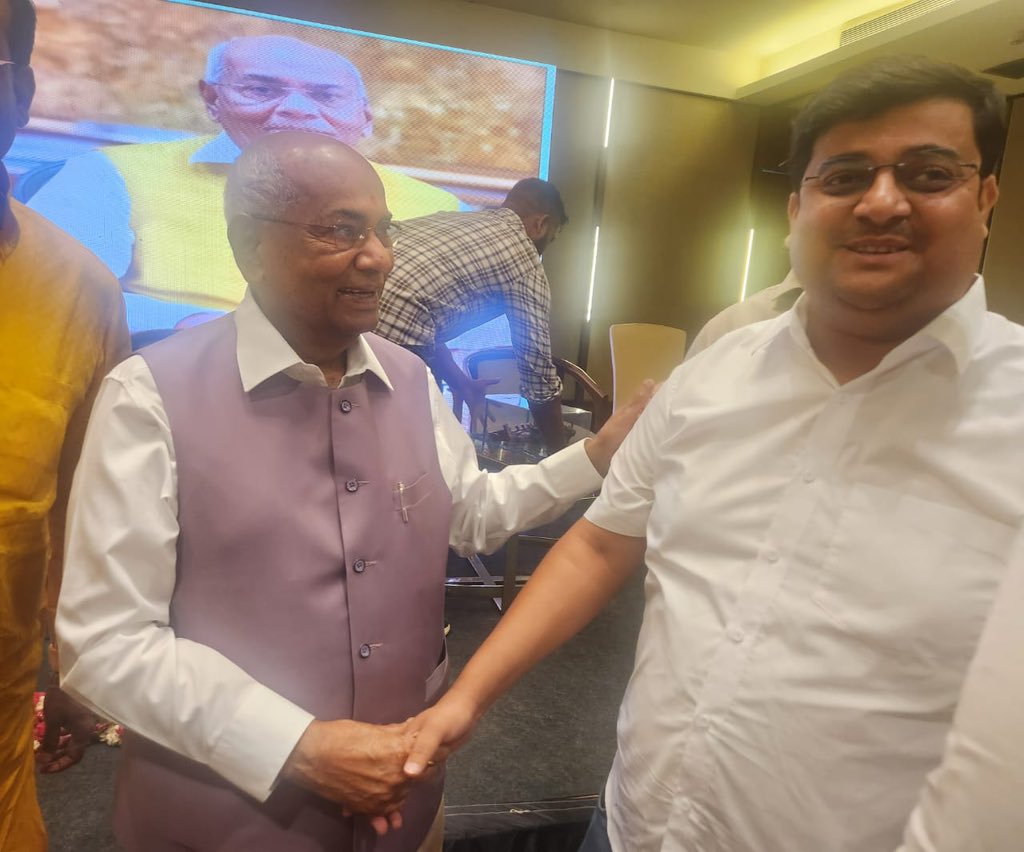 drusawasthi's tweet photo. ग्वालियर, मध्य प्रदेश में आज एक सहकारिता वार्तालाप कार्यक्रम में सहकारी बंधुओं से मुलाक़ात हुई। https://t.co/LQsWJnOwH9