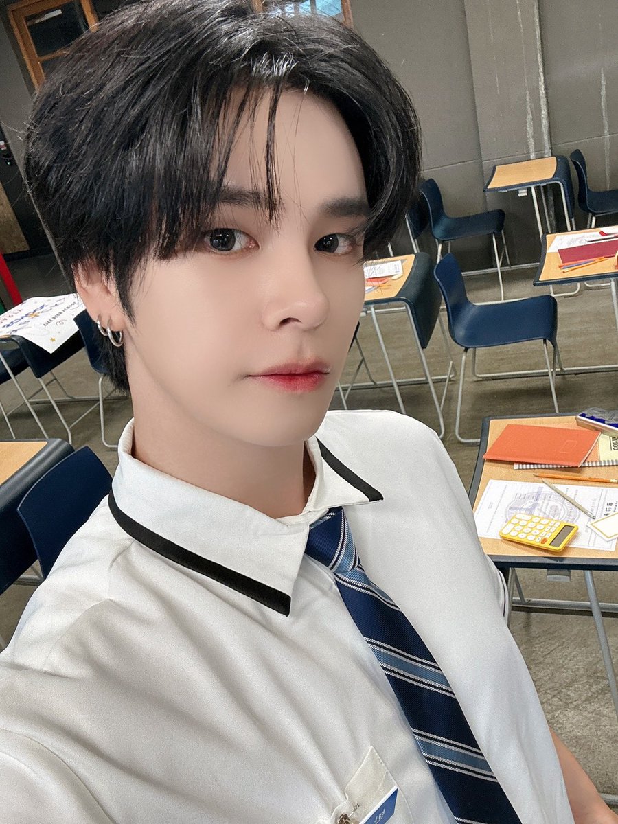 CRAVITY_twt's tweet photo. 안녕👋🏻반가워👋🏻
#세림 https://t.co/8DFt0247RM