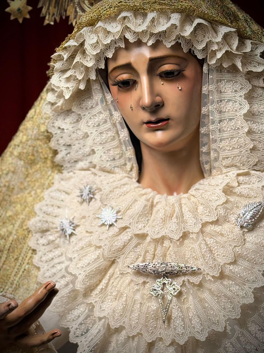 Damos gracias a Dios por el inmenso regalo de la maternidad. Así como María dijo "sí" al plan de Dios, las madres dicen "sí" cada día con amor, entrega y fe.
Que Nuestra Madre de la Esperanza, modelo perfecto de ternura y fortaleza os cubra con su manto y os llene de bendiciones.