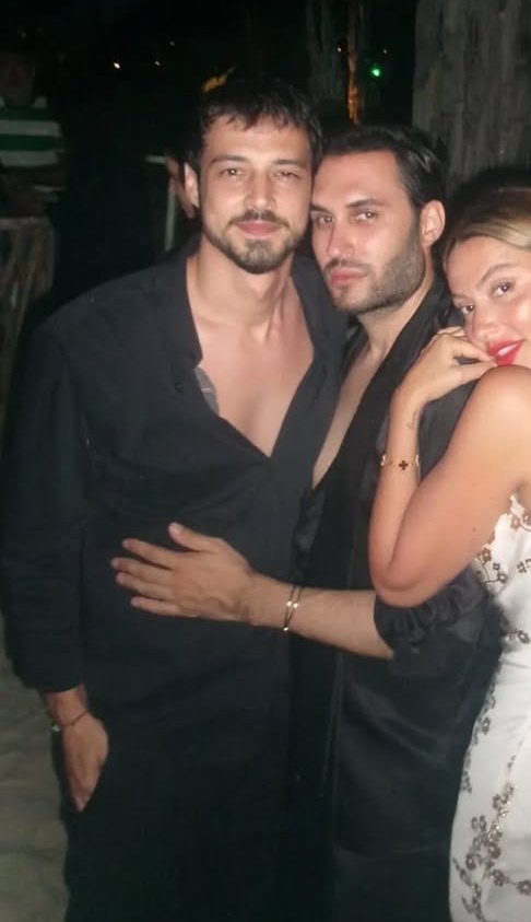 Mina ile mert'i gördüğüm yerde bendir