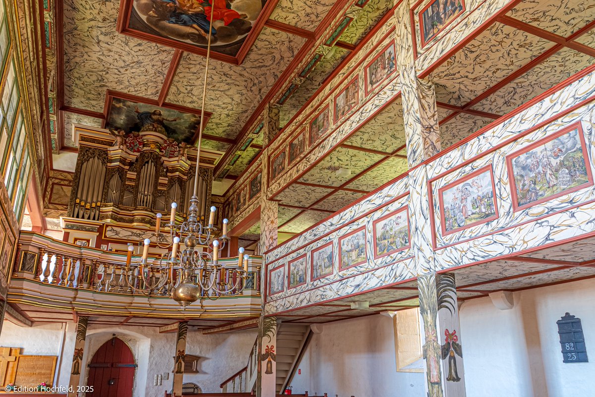 VHochfeld's tweet photo. einen genussvollen und erholsamen Sonntag; heute aus der Dorfkirche St. Kilian in Bedheim - ein Juwel!
an der unteren Emporenflanke Allegorien der Tugenden; darüber Darstellungen des Kreuzwegs
#bedheim #grabfeld #milzgrund #soedher #schielin #doku https://t.co/2MowQEQYEn