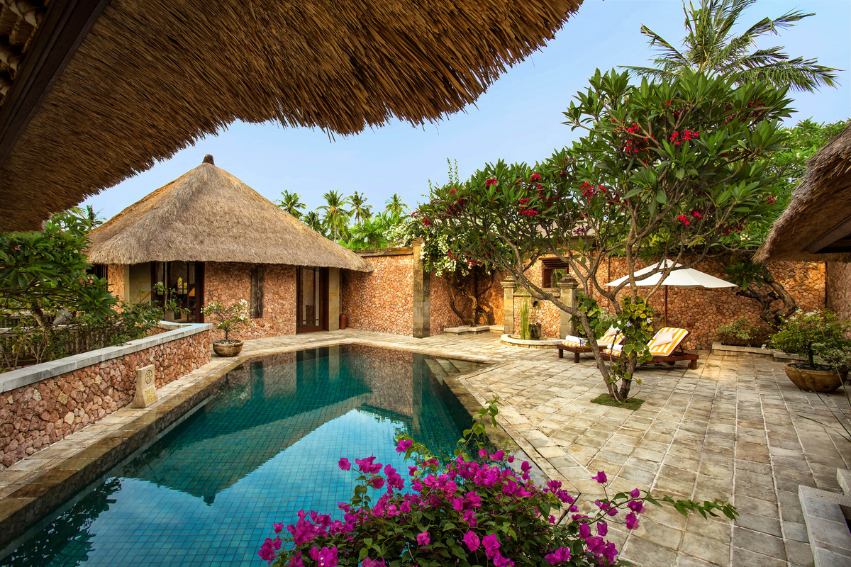 OberoiHotels's tweet photo. Each dip in our private pools at The Oberoi, Lombok, Indonesia reminds us to pause, breathe and appreciate life’s simple pleasures.

#OberoiHotelsandResorts #TheOberoiBeachResortLombok #PlungeIntoTranquillity https://t.co/ZwfPNiLO5K