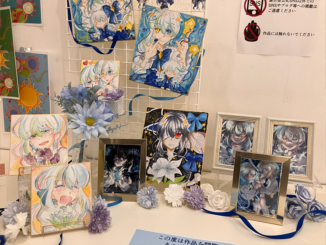DFGHarajuku's tweet photo. 【最終展示のご案内】
孵化展
EAST301&amp; アートコーナー3F
2025/05/03 – 05/05

学生有志団体《colere》の皆さんによるグループ展が開催中！！
個性が光る作品たちをぜひお楽しみください🎨✨
@colere_f 

【展示レポート】
https://t.co/Y0StAc50eV https://t.co/LglBpB0CgS