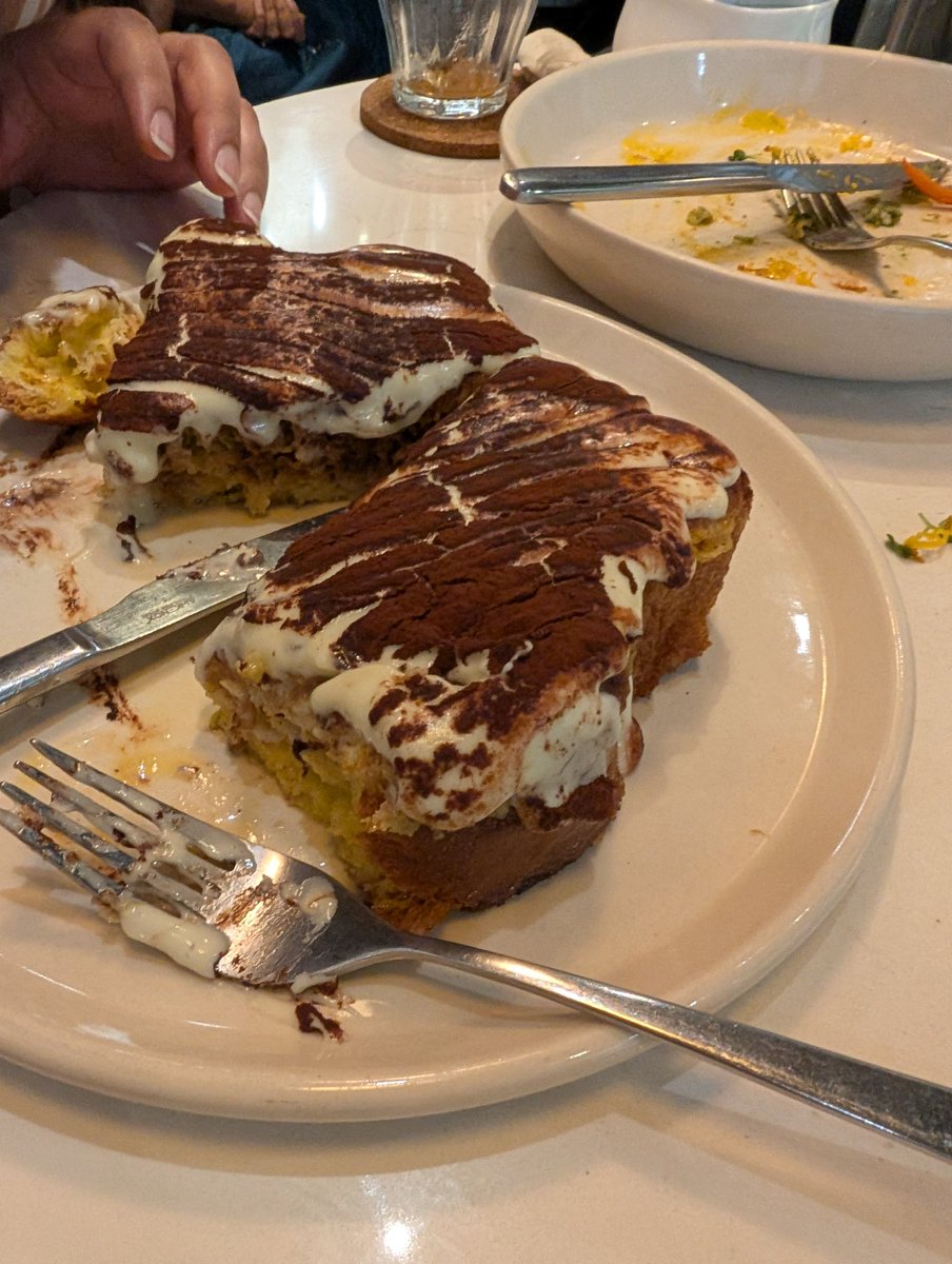 walked 11km and ate eggs benedict and tiramisu this weekend