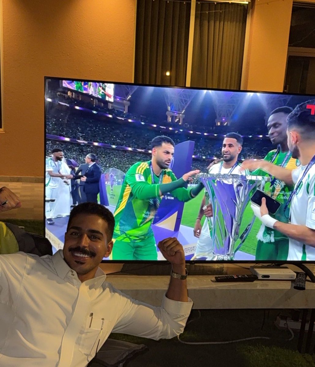 #الأهلي_كاواساكي 
 لافاز الاهلي تنام الارض مبسوطه
العشب سِر ابتسامتها وفرحتها 💚🤍
<a href="/Msa3dAlrshedi/">مساعد الرشيدي</a> 
<a href="/ALAHLI_FC/">النادي الأهلي السعودي</a>