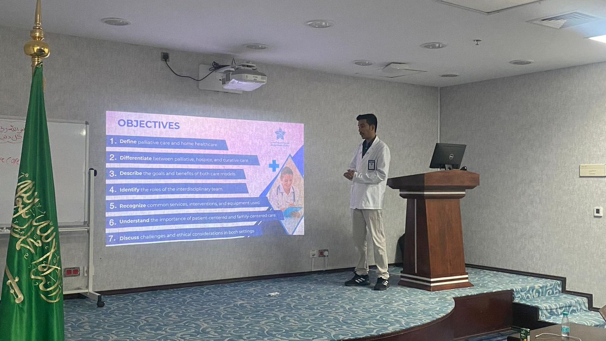 ضمن جهود تعزيز جودة الحياة للفئات التي تتطلب رعاية تلطيفية في المراحل الأخيرة من حياتهم، أقام #نموذج_الرعاية_الصحية_السعودي ورشة عمل #الرعاية_التلطيفية في #الرعاية_المنزلية، بالتعاون مع إدارة التمريض، مستهدفة تدريب الكوادر التمريضية على تقديم رعاية شاملة وإنسانية في منازل المرضى.