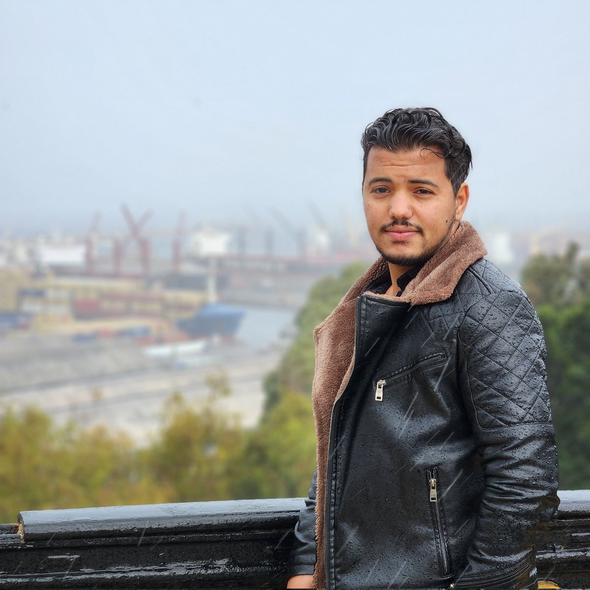 amazonpc0's tweet image. #NouvellePhotoDeProfil
My 25th birthday 🥮🎂
اليوم أُطفئ شمعتي الخامسة والعشرين 🕯️...
ربع قرن من الحياة مضى، بين محطاتٍ أرهقتني، ولحظاتٍ رمّمتني، وقلوبٍ عبرت، وأخرى بقيت.
تعلّمت، نضجت، خسرت وربحت، لكنني ما زلت أؤمن أنّ الخير قادم وأنّ الله لا يُنسى أحدًا ✨