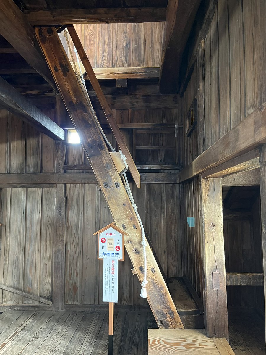 丸岡城に行ってきた！
階段急すぎ笑