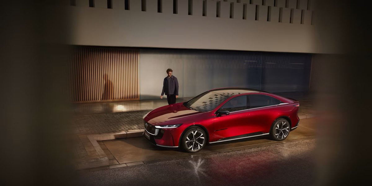 Nuevo #Mazda 6e. Diseño y autonomía. 

Este #coche 100 % #eléctrico fusiona artesanía, funcionalidad y rendimiento para ofrecer una #conducción intuitiva. Con una autonomía de hasta 552 km y carga rápida.

<a href="/MazdaEspana/">Mazda España</a> 
mazda.es/gama/mazda-6e/