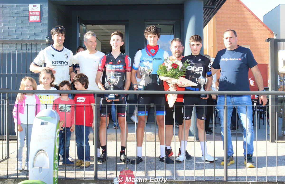 Mini hilo del fotopodio cadetes🚵‍♂️ #Arroniz 3-5-2025 <a href="/CcestellaL/">Ccestella/LizarraTe</a> <a href="/FNCiclismo/">Federación Navarra de Ciclismo</a> <a href="/deporte_na/">Deporte - Kirola</a>

Top 3:

1 Aitor Mata <a href="/RotxaBikes/">RotxaBikes</a> 
2 Ángel Bernal <a href="/ccturiaso/">Club ciclistaTuriaso</a> 
3 Unai Ocáriz <a href="/CcestellaL/">Ccestella/LizarraTe</a>  <a href="/EgaPerfil/">Ega Perfil</a>