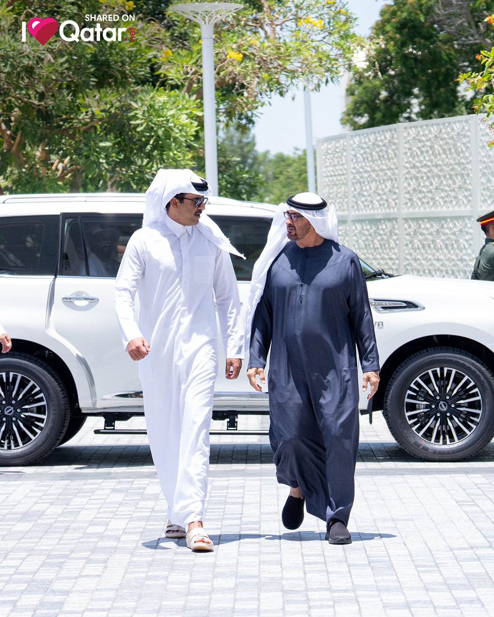 ILQLive's tweet photo. 🇶🇦🇦🇪 H.H. the Amir Sheikh Tamim bin Hamad Al Thani arrives at the United Arab Emirates on 4 May 2025 and is welcomed by H.H. President Sheikh Mohamed bin Zayed bin Sultan Al Nahyan.

🎥 @amiridiwan 

#ILoveQatar #ILQLive #Qatar #Doha #QatarNews https://t.co/1Wsm2O40yS