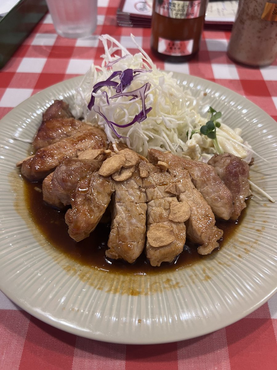 夕飯はトンテキ定食🐷