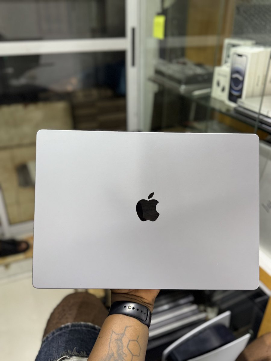 UK USED 
2021 APPLE MACBOOK PRO 
512GB SSD 32GB RAM 
M1 PRO CHIP PROCESSOR 
16 INCH 
MDM BYPASSED
WITH FULL ACCESSORIES 
Available for N1,350,000 
Office Address:No 2 Pepple street,Ikeja computer Village 
Call or WhatsApp 08037774591