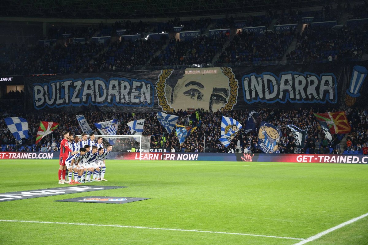 Nos merecemos una alegría.

Ganar para seguir en la lucha por Europa.

Goazen, Real.