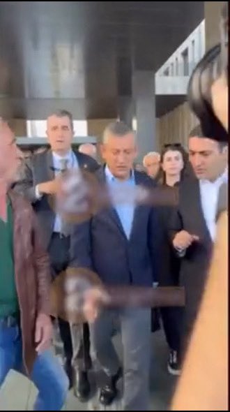 Özgür özele akm çıkışı saldırı