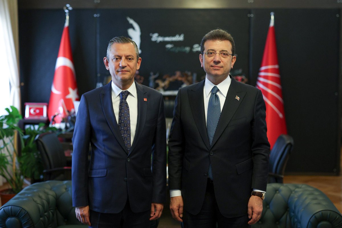 #SONDAKİKA | Ekrem İmamoğlu:

Ülkeyi idare edenlerin şuursuz bir biçimde “telef etmeyi” konuştuğu yerde, böyle kendini bilmez alçaklara, provokatörlere gün doğar.

Saldırganın ve tüm bağlantılarının ivedi bir biçimde ortaya çıkarılmasını talep ediyorum.