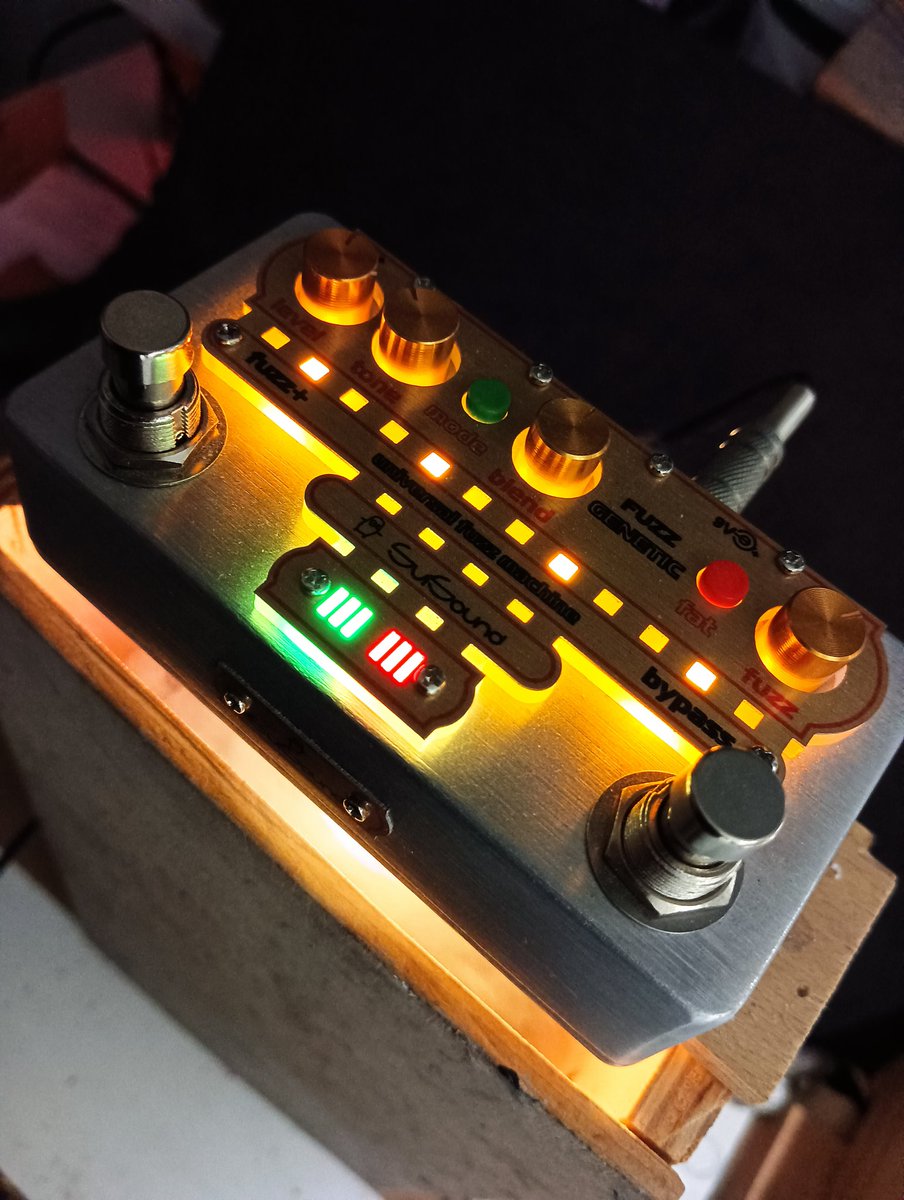 svisound's tweet photo. #fuzz #octaver #FuzzGenetic https://t.co/xflzotEADY