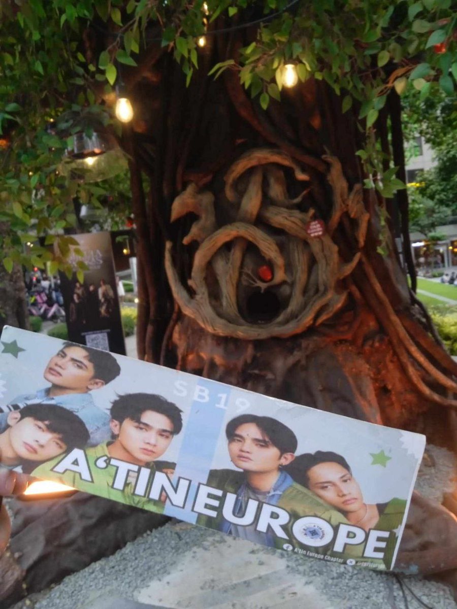 AtinEuropeOFC's tweet photo. Nkahabol ang A'tin Europe on the DAM Tree's last day! 😭 Thanks to our rep who managed to score this pic! 🫶🏻

#SB19 @SB19Official
#DAM #SB19DAM #DAMTree
#SimulaAtWakas #SB19SaW 
#SB19SimulaAtWakas 
#SimulaAtWakasOutNow https://t.co/3b30L1FK3b