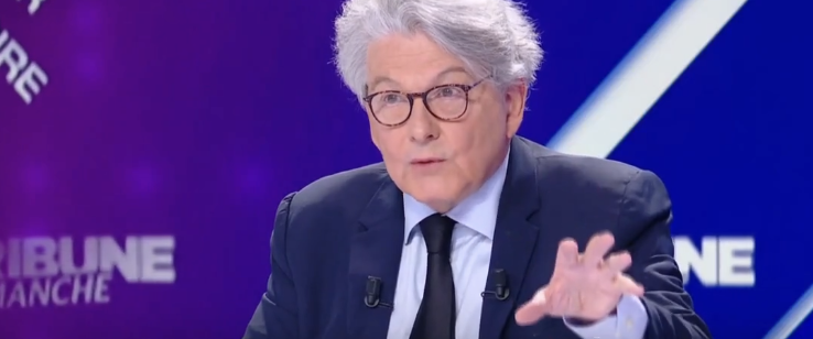 Poulin2012's tweet photo. Sapristi! On est dimanche et comme tous les dimanches, l'invité du dimanche, c'est Thierry Breton.

Avant lui, Valls et Bayrou avaient ce rôle d'invité médiatique dominical officiel. https://t.co/GujwDw82tI