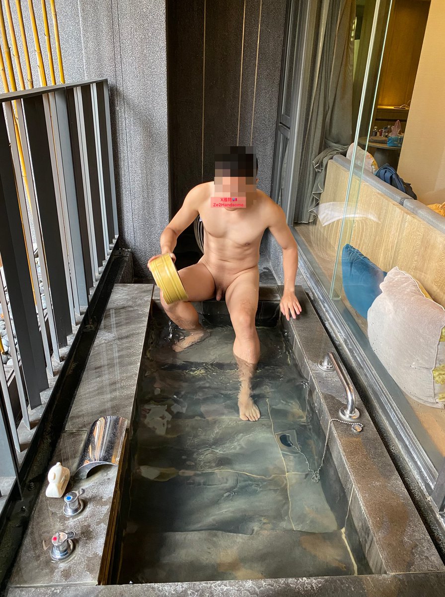 礁溪溫泉屬於碳酸氫鈉泉Sodium bicarbonate spring，色清無味。酚鈦鹼洗後皮膚備感光滑柔細效果，所以被譽為溫泉中的溫泉。