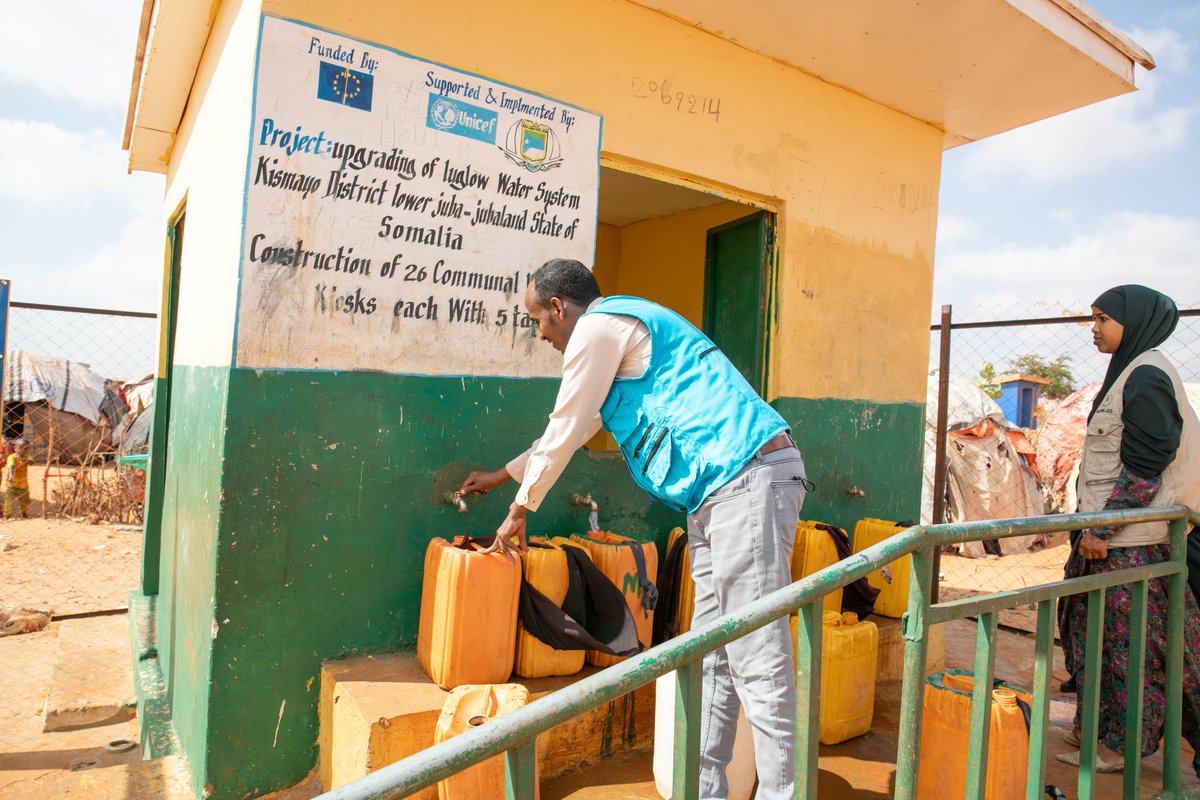 unicefsomalia's tweet photo. Clean water is now just steps away for over 47k people in #Luglow, thanks to a new water system built by @MoEWR_JSS with support from @ECHO_CESAfrica. A true lifeline for families: 10 shallow wells, 26 kiosks, and an extensive pipeline network. https://t.co/n4jQ2AfLPg