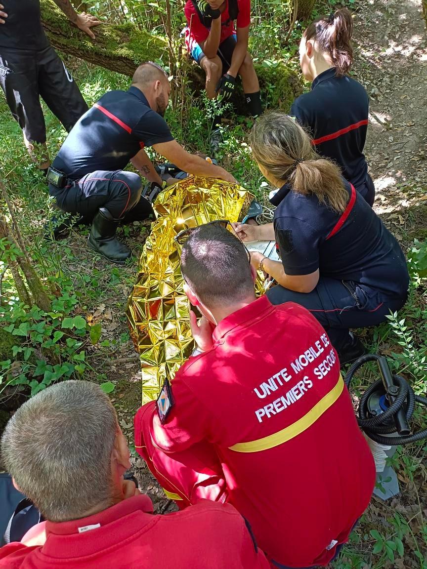 🚒🌏 #JournéeMondialeDesPompiers

Nos équipes réalisent régulièrement des interventions en collaboration avec les #sapeurspompiers.

Cette journée, dédiée au #SapeursPompiersdeFrance permet de célébrer leurs investissements et notre #partenariat.