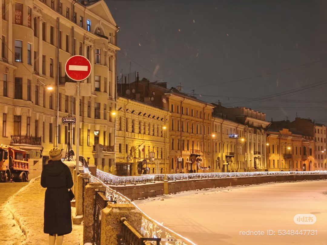 revnui's tweet image. за какие грехи мне даже в редноуте попадается такой красиви петербург 🥲