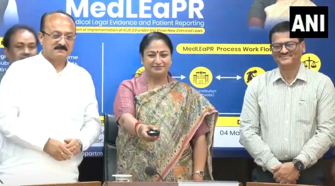 Subhash_LiveS's tweet photo. In Delhi, medicolegalexaminations, vital for cases like assault or rape, are conducted byauthorized medical officers in government hospitals.The #MedLEaPR system, by NIC,streamlines #MedicoLegalReport and #PostMortemReport submissions, ensuring accuracy .
#DelhiPolice https://t.co/Y0Pc5eeleG