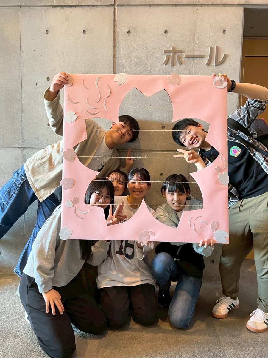 佐倉ジュニア定演まで残り1週間となりました。
お陰様で前売り券は完売致しました。
当日券は13時よりホールロビーにて
販売致します。
皆様のご来場を佐倉ジュニア一同お待ちしております！