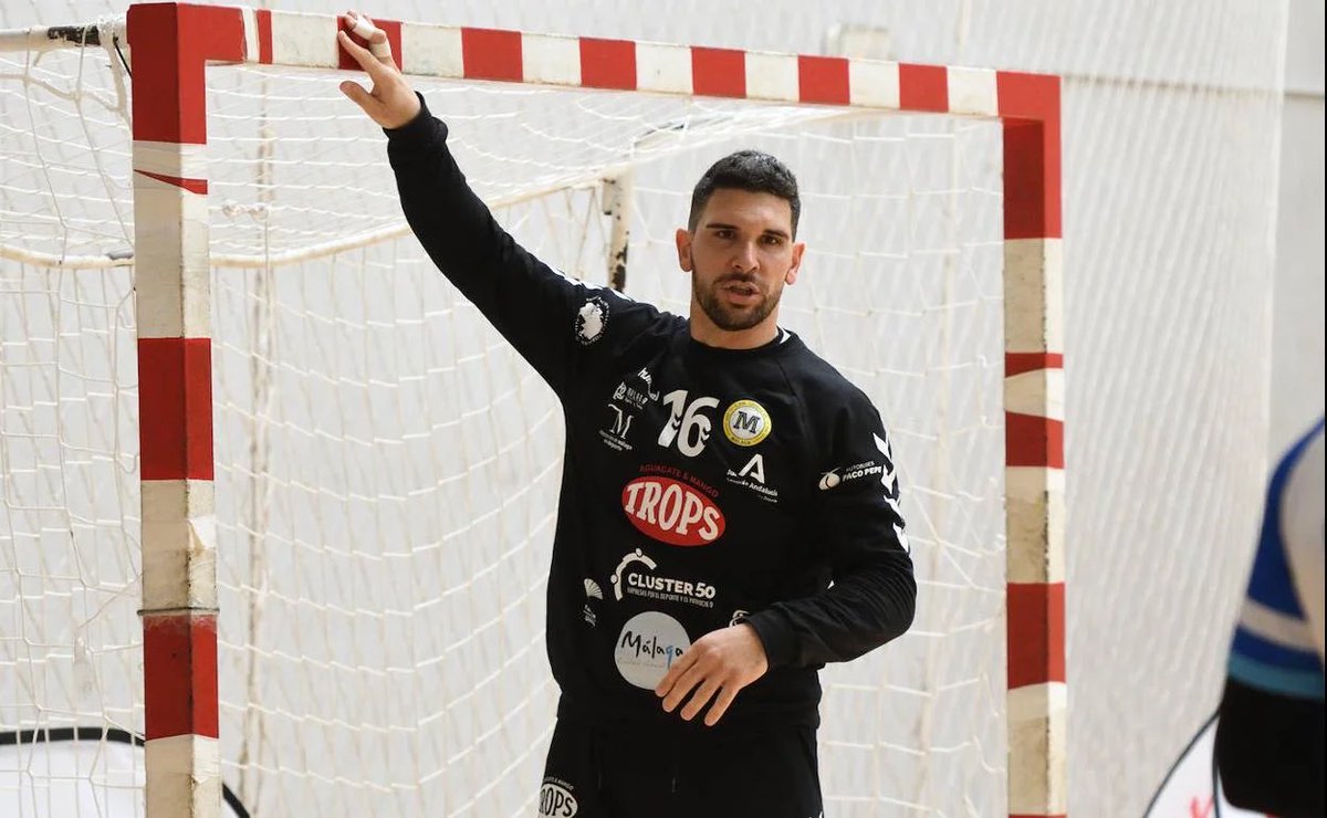 Un grande del #balonmano español. Gracias, <a href="/jooliva16/">jorge oliva</a>, por todas las tardes de gloria que nos diste durante tu estancia en #Málaga, artífice, sin duda, de nuestro ascenso a la División de Honor Plata. 
¡Fue un lujo tenerte! Mucha suerte en tus próximos proyectos fuera del 40x20.