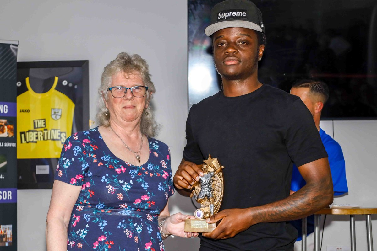 24/25 Complete ✅ 

52 Appearances
3 Goals
5 Assists
17 Clean Sheets 
1 TOTW
Fans Player Of The Season

Back enjoying the sport I love! 💙