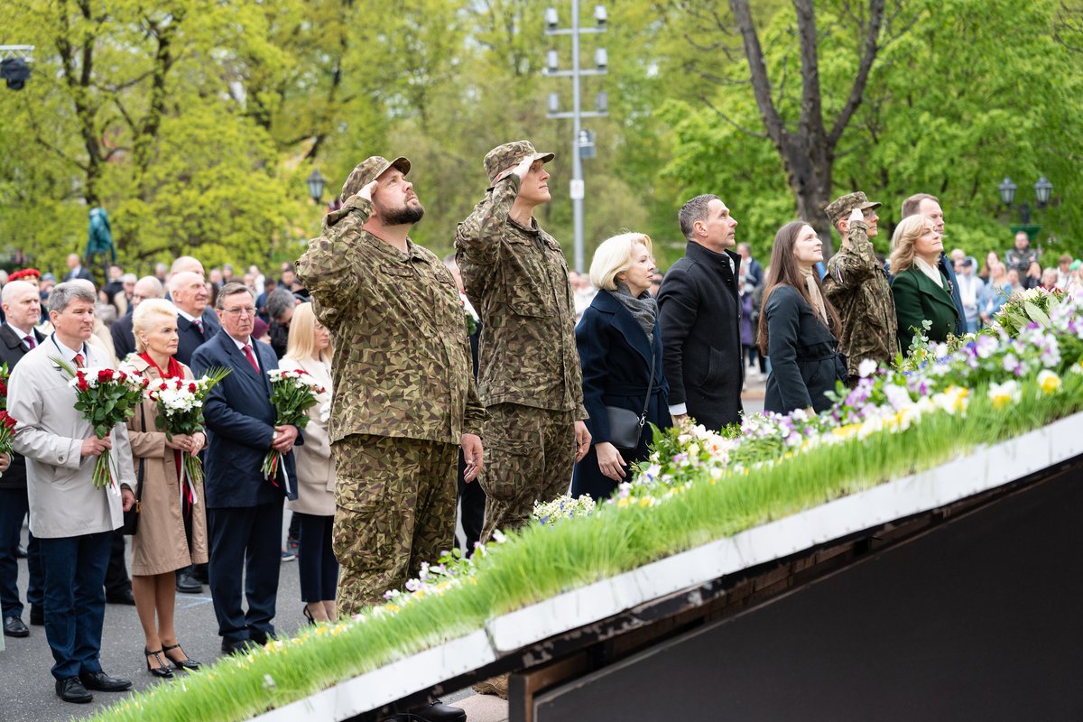 🇱🇻 Latvijas Republikas Neatkarības atjaunošanas gadadienā mēs svinam brīvības uzvaru. Brīvību uzņemties atbildību par savu valsti un mūsu nākotni. Sargāsim mūsu Latviju, kopsim mūsu kultūru un latviešu valodu. Sveicu svētkos! 🇱🇻🇱🇻