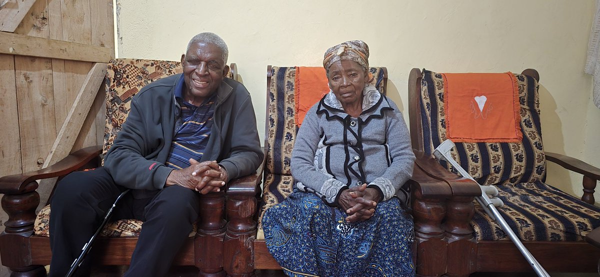 Glad to have checked on Mwalimu Elda Robinson Kisyombe Simwaba who taught me reading,writing and arithmetic at Majengo Primary School, Mbeya,#Tanzania

Nimemtembelea Mwalimu Elda Robinson Kisyombe Simwaba aliyenifundisha kusoma,kuandika na kuhesabu,Shule ya Msingi Majengo, Mbeya.