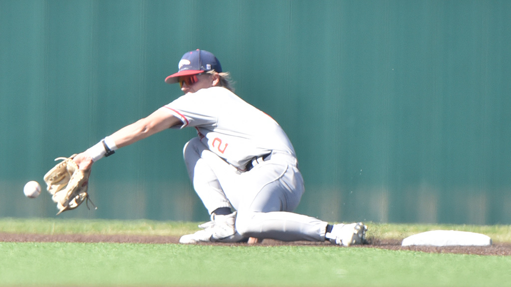 Taber Stokes had a home run and four total hits to lead the Blue Dragon baseball team to wins of 7-3 and 9-4 over Pratt to clinch third place in the Jayhawk West on Saturday in Pratt. #BreatheFire

hutchinson.prestosports.com/sports/bsb/202…