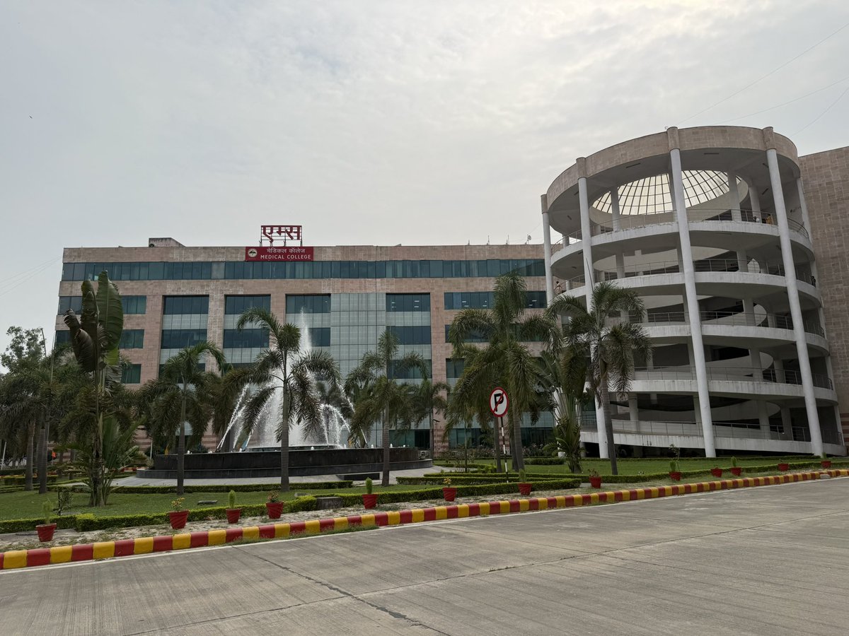Ssuhani_surgeon's tweet image. There is an element of calmness on the roads of @aiimsrishi ..
Gratitude for their hospitality 

#MedicalSimulation #BreastSurgery #EndocrineSurgery #GeneralSurgery