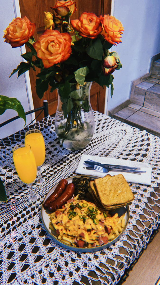 lelo_meela's tweet photo. #BigBackBrunch https://t.co/vFZgN8OrqD