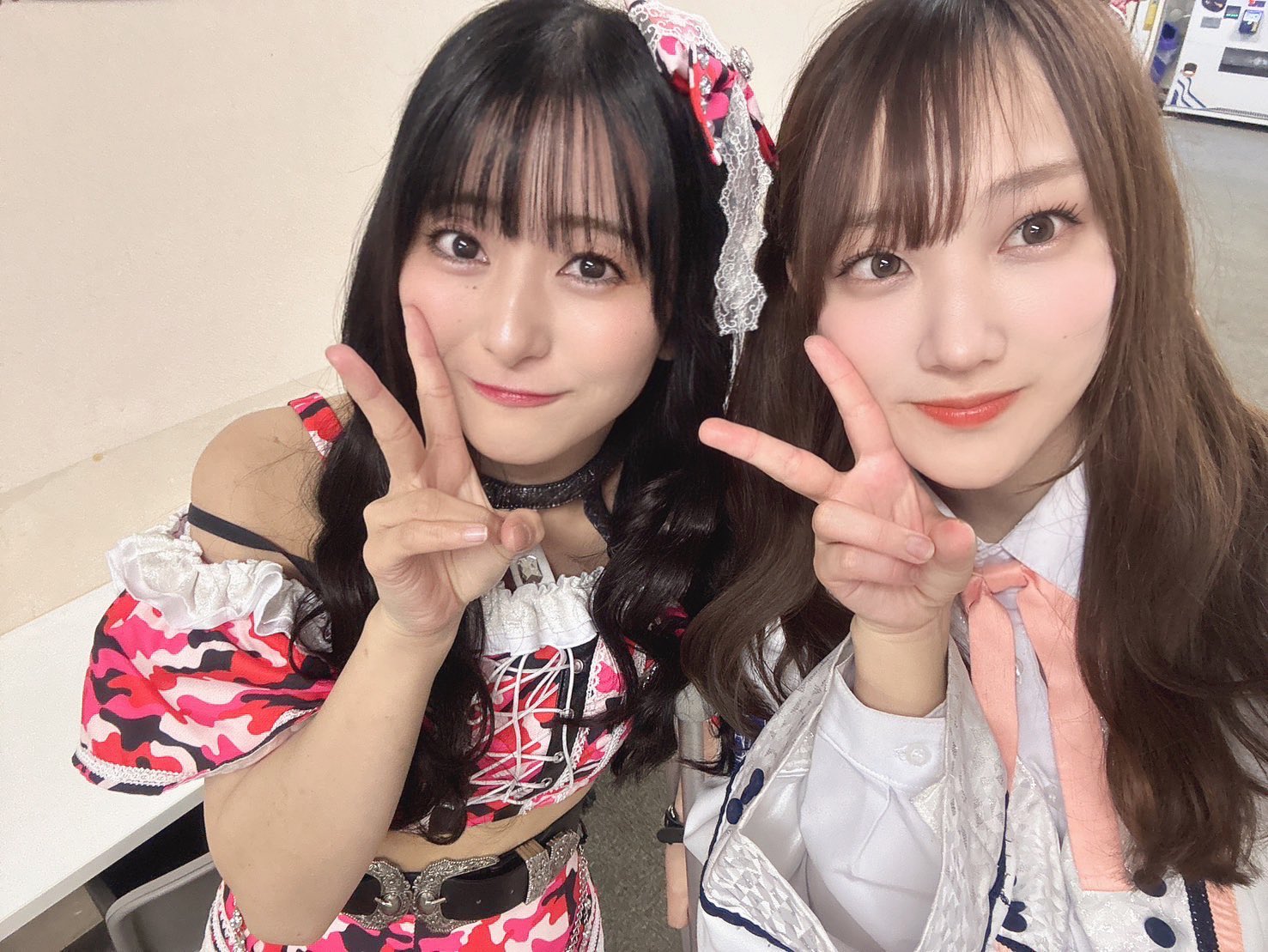 セール中‥伊東紗治子…直筆サイン入りチェキ…アナウンサー、グラビアアイドル 伊東紗冶子、1st写真集の表紙解禁 東京＆母校の近畿大学でイベント開催