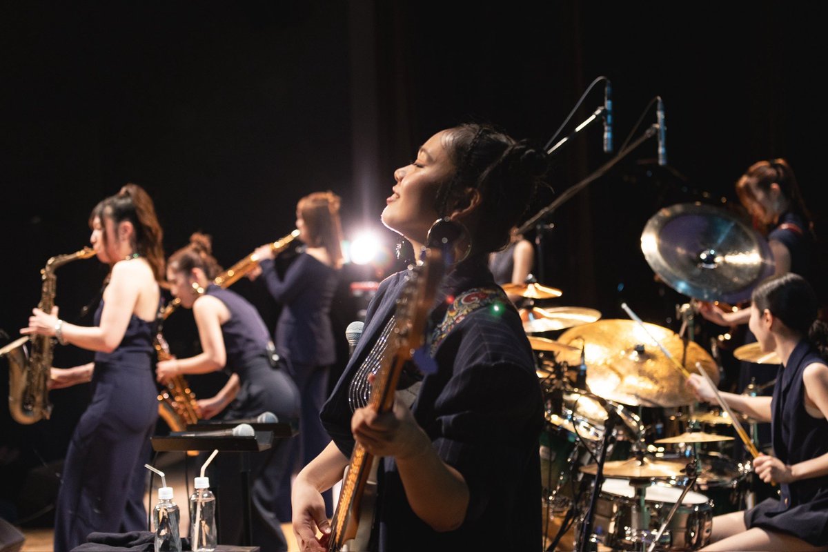 wakanasax_'s tweet image. THE JAZZ AVENGERS 活休前ラストライブ🔥アルテリッカしんゆり2025

感謝しても感謝しきれないくらいのたくさんの応援、支えてくださるスタッフの皆様、何より最高なメンバーのみんな
本当にありがとうございました🥹❤️‍🔥

さらに成長できるよう頑張ります🔥🎷

Photo by @KOSERIE 
#ジャズアベ