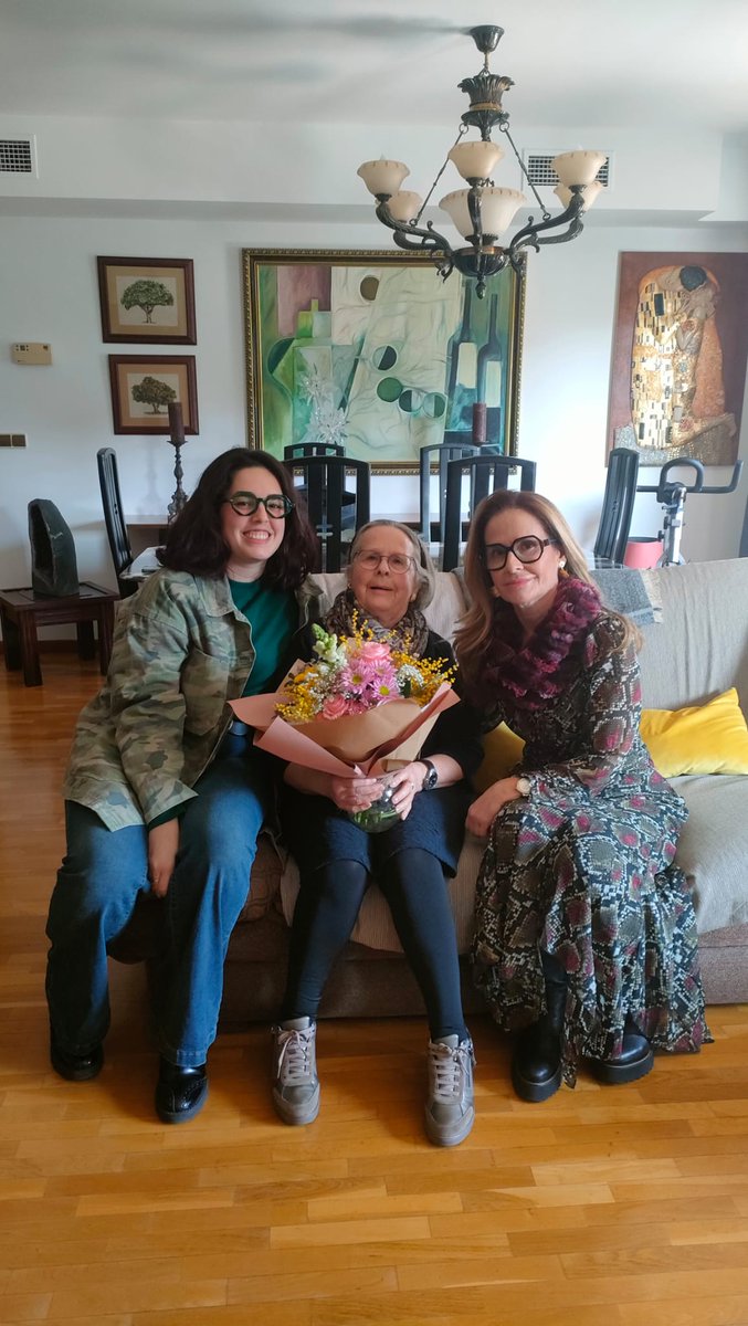 Felicidades a todas las madres en este día y siempre. En especial a la mía
 Te quiero muchísimo mamá 💞