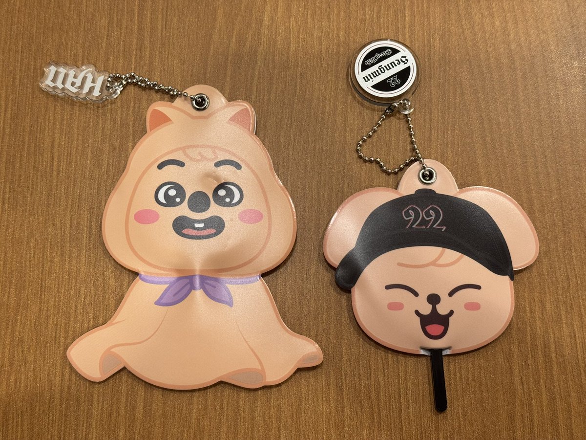 StrayKids dominATE World Tour Japan
譲】ランダムミニポアキャップ
　　🐰🐿️🦊
　　ランダムミニうちわキーホルダー
　　🐣🐶❄️
　　ランダムミニうちわキーホルダー(stadium
　　🐿️🐶
求】同種ポアキャップ🐺🐣🐶
　　同種🐺🥟🦊
　　同種🐣🦊

ランダムミニポアキャップ🐿️↔︎同種🐶