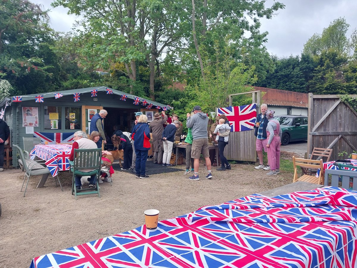 HarborneWMP's tweet photo. Harborne NHT supported Moor Pool Residents Victory In Europe celebration Day. Great atmosphere, Great Community #Community @StreetWatchWM @MoorPoolHT https://t.co/FOAROnakup