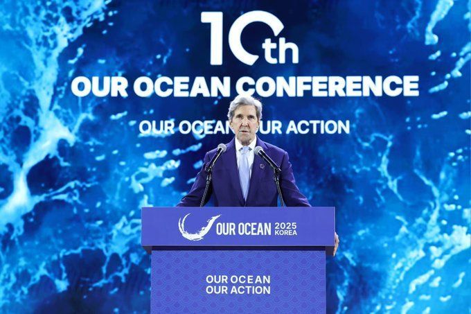 Industrias Pesqueras (@ipesqueras) on Twitter photo #SemanaIP | Diez años de conferencias <a href="/OurOceanOOC/">Our Ocean Conference</a>: 133 000 millones movilizados en 2600 compromisos y un papel clave en el impulso de AMP
buff.ly/Q8lbjhc #SemanaIP | Diez años de conferencias <a href="/OurOceanOOC/">Our Ocean Conference</a>: 133 000 millones movilizados en 2600 compromisos y un papel clave en el impulso de AMP
buff.ly/Q8lbjhc