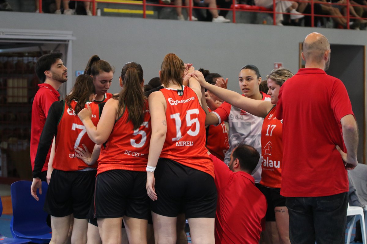 alcazar_cd's tweet photo. 𝗧𝗥𝗢𝗙𝗘𝗨 𝗛𝗘𝗥𝗠𝗔𝗡𝗔𝗦 𝗥𝗨𝗟𝗟Á𝗡 🏆
¡FINAL!
@BahiaSanAgustin 76 🆚 73 SF @Inmopalau
📷 @prestibefoto
#CDAlc #CDAlcazar #basket #FBIB #FEB https://t.co/i6wpMluAPY