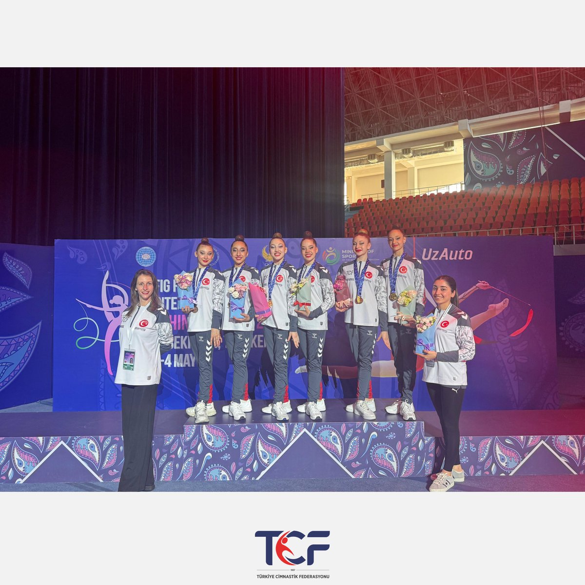 Genç Grup Millî Takımımızdan 1 Altın 1 Bronz Madalya 🥇🥉

🇹🇷 Ritmik Cimnastik Genç Grup Millî Takımımız, Özbekistan'da düzenlenen International Shining Star 5 labutta 23.400 puanla birinci olarak altın madalya, 5 çemberde 19.200 puanla üçüncü olarak bronz madalya kazandı.