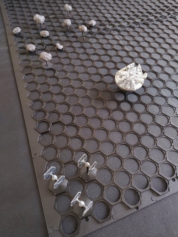 EnemyInSight's tweet photo. Can the rebels jump to lightspeed before the TIE fighters catch them? #wargaming #tabletopgaming #StarWarsDay #SilentDeathRules https://t.co/dbyWoj9B8Y