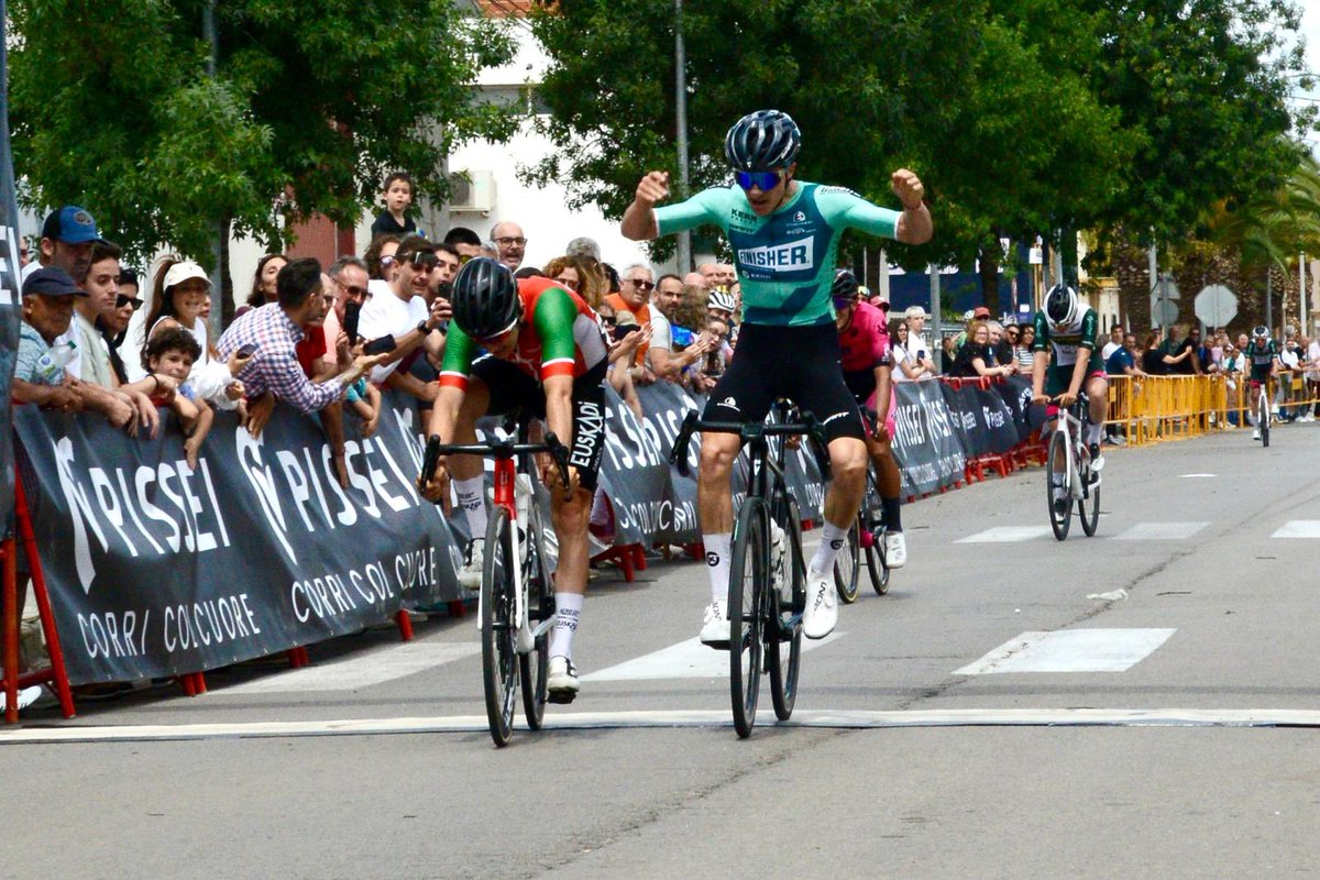 RFECiclismo's tweet photo. #CopaEspañaÉliteSub23 | Meta - #MemMomparler25 🏁

🥇Samuel Fernández Heres (Fundación Euskadi) se hace con la victoria en el último golpe de riñón por delante de César Pérez https://t.co/R7IWGxtRID