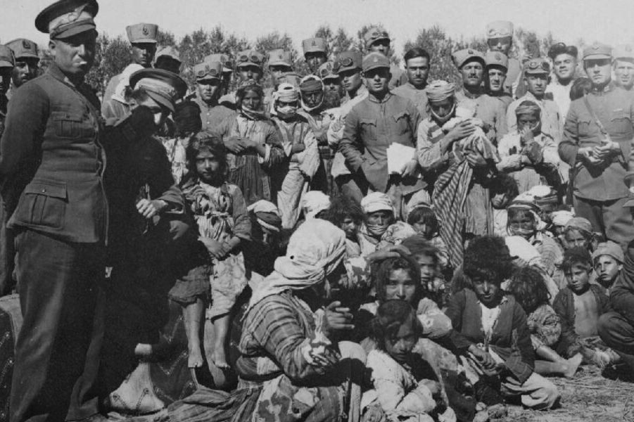 Barışın ilk adımlarından biri Dersim Katliamı ile yüzleşmektir! 

Cumhuriyet tarihinin yakın katliamlarından biri olan Dersim Katliamı 88 yıldır, başta Dersimliler olmak üzere halkların yüreğinde bir yara olarak durmaya devam ediyor! 

88 yıldır katliamın tanıkları yaşadıkları