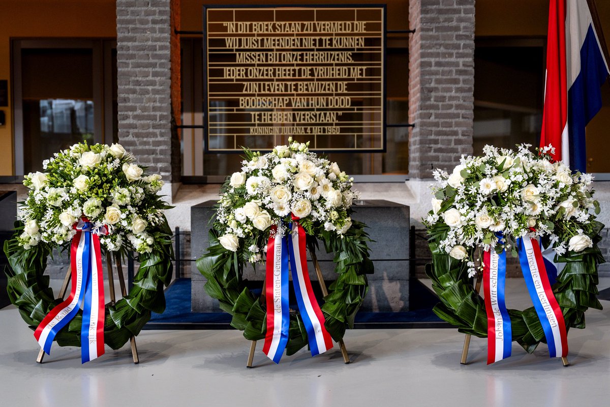 “Wij zijn hier vandaag bijeen omdat we de namen willen onthouden. De namen van hen die de hoogste prijs hebben betaald”, aldus Voorzitter Martin Bosma. Lees meer: tweedekamer.nl/nieuws/kamerni…